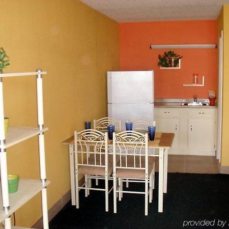Tropical Inn Palm Bay Room photo
